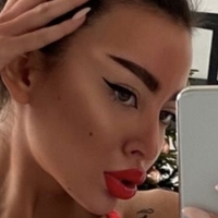 Alena Omovych Nahé