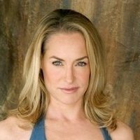 Amanda Wyss Nahé