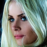 Anita Briem Nahé