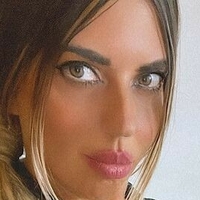 Anna Riano Nahé