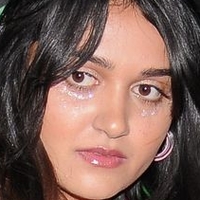 Ariela Barer Nahé