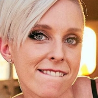 Caitlin V Neal Nahé