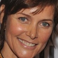 Carey Lowell Nahé