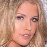Carly Lauren Nahé