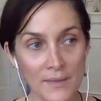 Carrie-Anne Moss Nahé