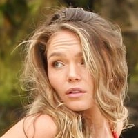 Chari Hawkins Nahé