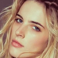 Chloë Holmes Nahé