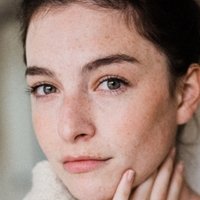 Chloe Howcroft Nahé