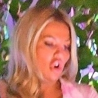 Ellie Mackenzie Nahé