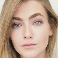 Eve Delf Nahé