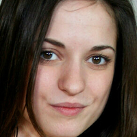 Hometown Holly Nahé