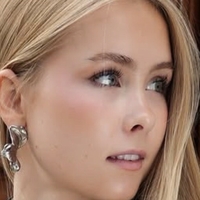 Iza And Elle Cryssanthander Nahé