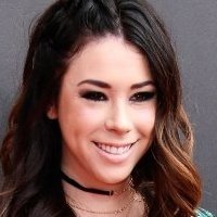 Jillian Rose Reed Nahé