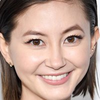 Kimiko Glenn Nahé