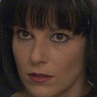 Lisa Enos Nahé