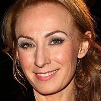 Lisa McCune Nahé