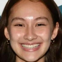 Lola Tung Nahé