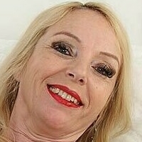lucygresty Nahé