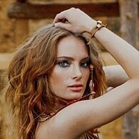 Mariya Lisovaya Nahé