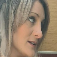 mark_rosie_bg Nahé