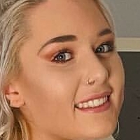 Molly Harding Nahé