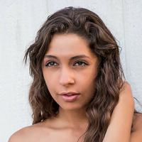 Monique_poses Nahé