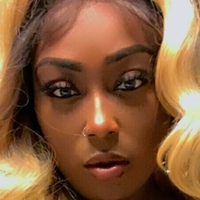 mzstrawberryhenny Nahé
