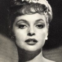 Nadja Tiller Nahé