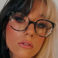 nakedella Nahé