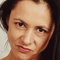 Nathalie Petronelli-Stone Nahé