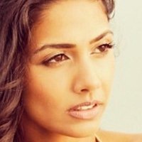 Nosheen Phoenix Nahé