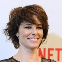 Parker Posey Nahé