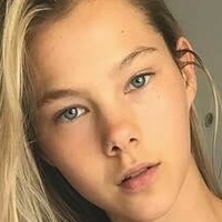 Phoebe Combes Nahé