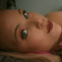 pinkcurvyblonde Nahé