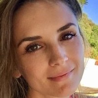Rachael Leigh Cook Nahé