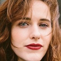 Rachel Brosnahan Nahé