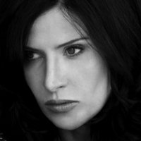 Ronni Ancona Nahé