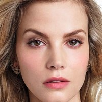 Sylvia Hoeks Nahé