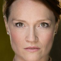 Tina Barnes Nahé