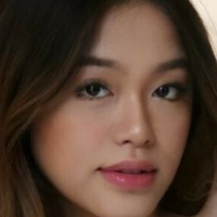 Valerie Versace Nahé