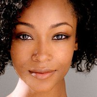 Yaya DaCosta Nahé